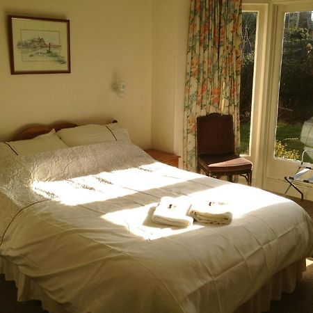 Awentsbury Hotel Near Birmingham University Room photo