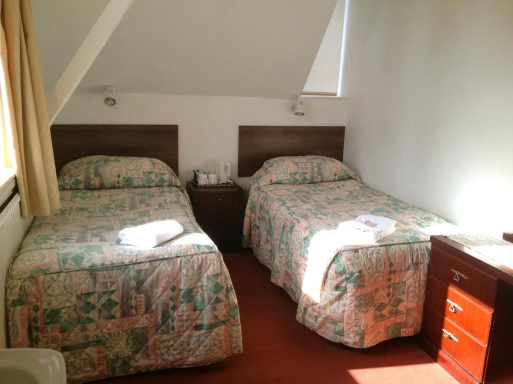 Awentsbury Hotel Near Birmingham University Room photo