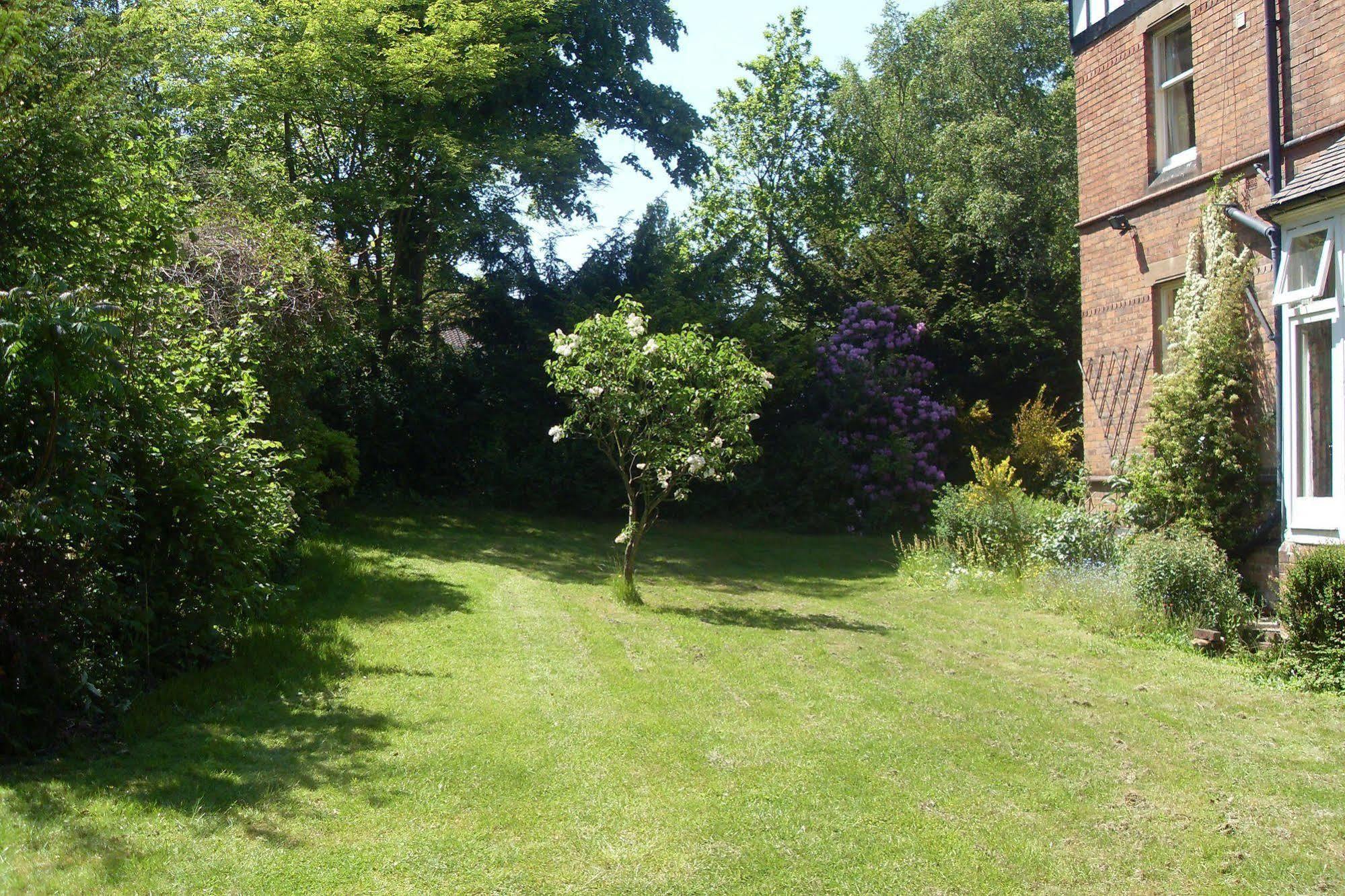 Awentsbury Hotel Near Birmingham University Exterior photo